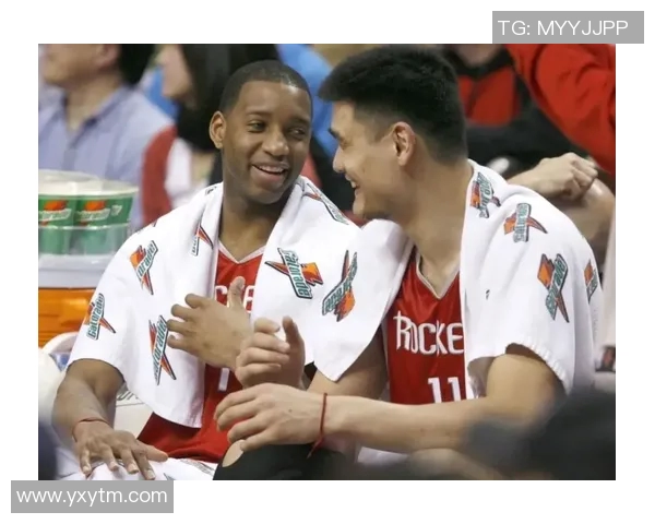 姚明罚点球的精彩瞬间与篮球精神的完美结合 姚明罚点球的精彩瞬间与篮球精神的完美结合