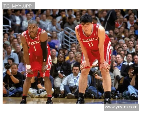 姚明与乔丹握手瞬间见证篮球传奇交汇的辉煌时刻