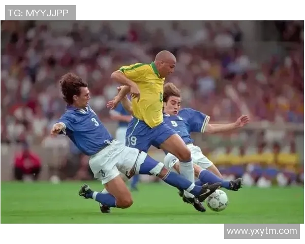 当足球明星遇上爱情的奇迹与挑战